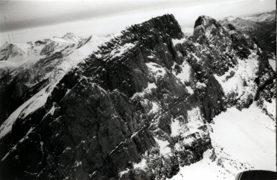 Grande Solane face Sud (vue d'avion par Michel)