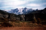 Vue de la route de Digne  la Javie : Pic des Ttes - La Seiche - la Tte de l'Estrop - Le Tromas