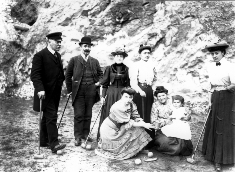1907: ..., Jacques, Genevive (partie de croquet)