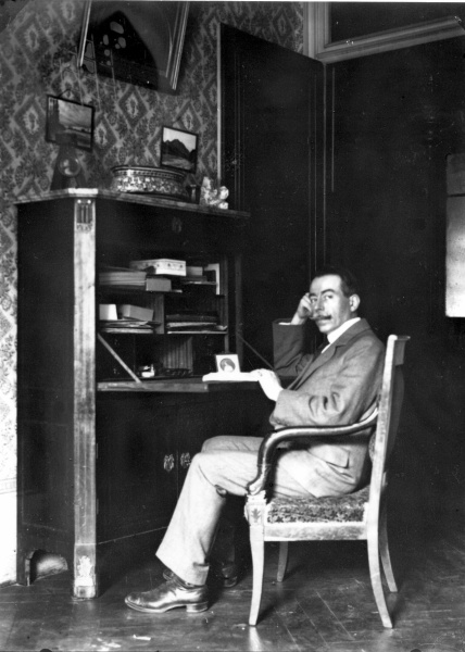 Lyon, 1922: Louis