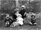 1914: Jacques, Genevive, Pierre, Yvonne, Henri