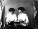 1904: Genevive, Toinon