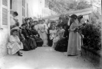 Digne, 1904 (mariage de Louis et Genevive): assises  gauche, Marguerite, Marie Lecarme, Clmentine Allary, X, lisabeth