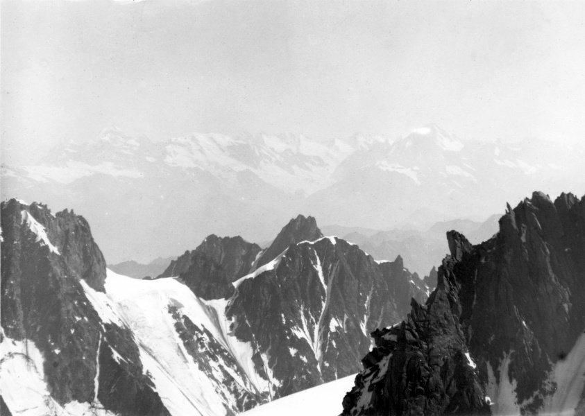 Du Mt Blanc vers les Courtes, 1902