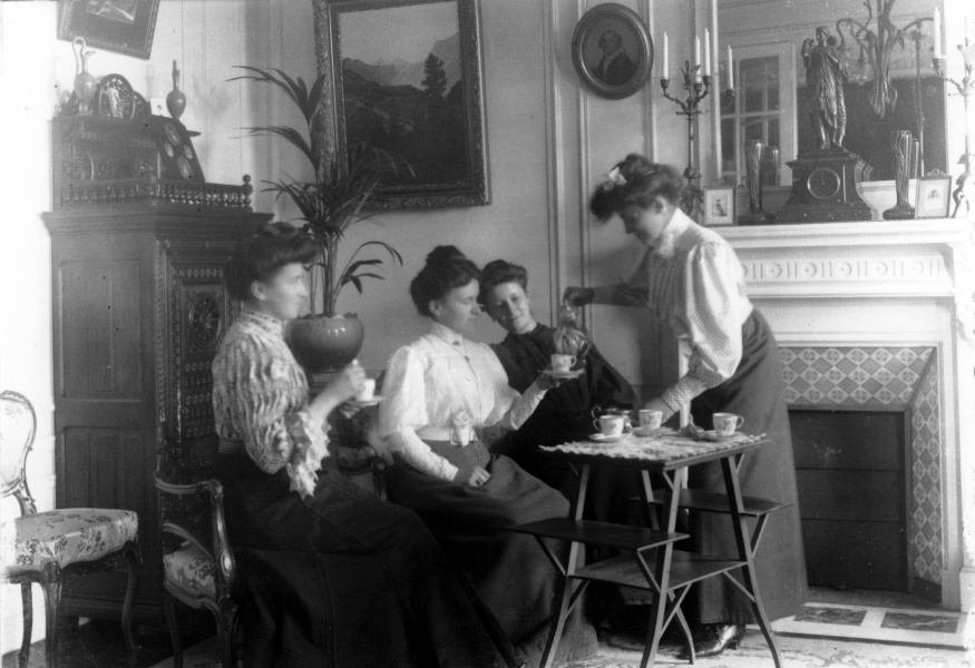 Paris, 1903: Genevive et autres