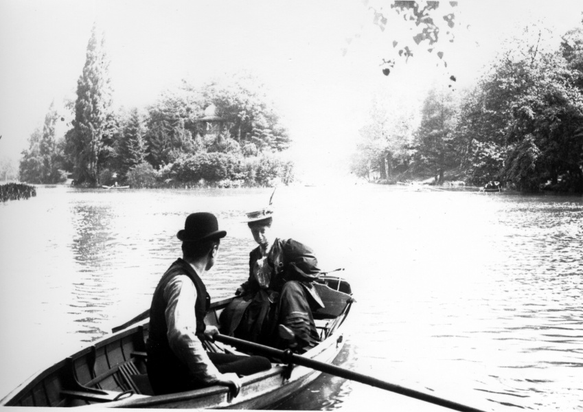 Bois de Boulogne, 1906: X, Genevive
