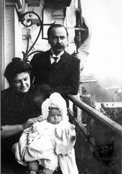 Paris, 1906: lisabeth, Jacques; Joseph