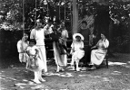 Chez les du Chaffaut, 1923: Yvonne, Michel, Sybille, Pierre, Paul Mugel, Paule, X, Mme du Chaffaut, Genevive