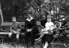 Digne, 1924: Pierre, Henri, Paule, Michel
