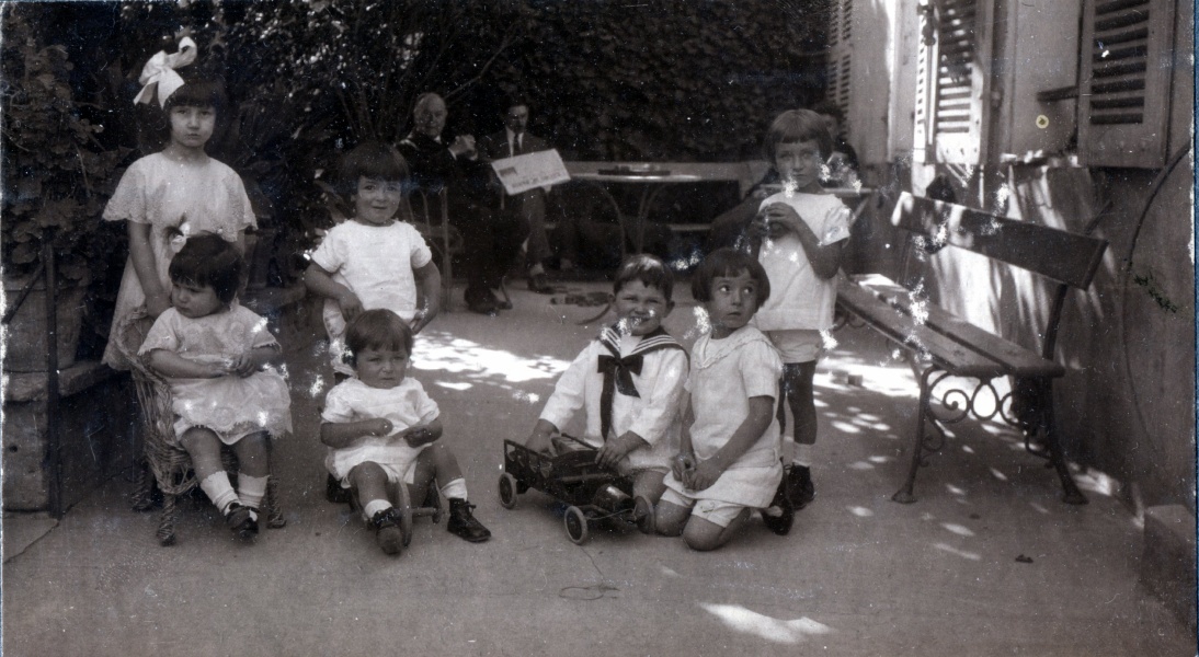 6 septembre 1925 - Digne: Bernadette, Henry, Jacques Prouvost, Michel; Marguerite, Jean, Joseph Jr; Joseph, Franois, lisabeth