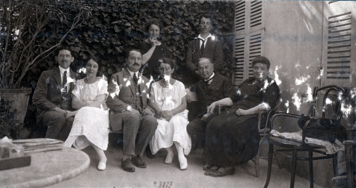 6 septembre 1925 - Digne: Jean Prouvost, Jeanne, Andr, Germaine, Joseph, lisabeth; Genevive, Henri