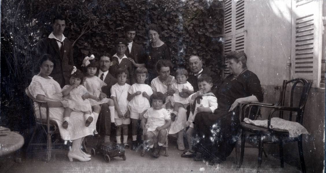 6 septembre 1925 - Digne: Jean; Jeanne, Bernadette, Marguerite, Jean Prouvost, Michel, Joseph, Germaine, Henry, Joseph, Jacques Prouvost, lisabeth; Henri, Pierre, Jacques, Genevive