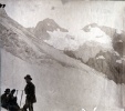 aot 1926 - sur le glacier de la Pilatte; Pointe Richardson et Mt Gioberney; Franois, Henri, Louis