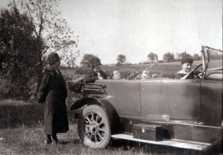 1928 - X, Genevive, Pierre, Michel