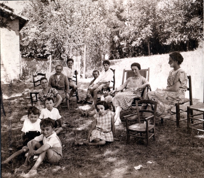 1928 - St Pierre: Genevive, Toinon et autres
