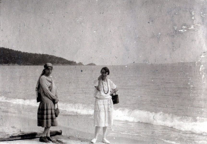 aot 1929 - Genevive, Paule