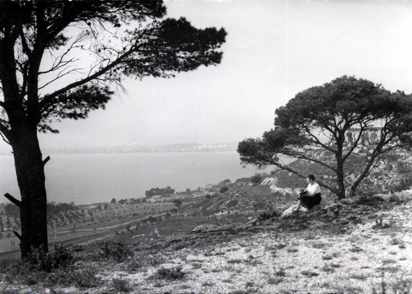 Vue sur l'tang de Berre, avril 1952 : Genevive