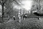 Campagne prs de Grenoble, printemps 1952 : Pierre, Irne,
