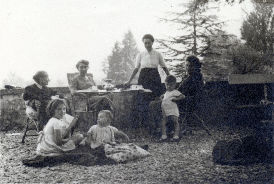 Sassenage: Jacqueline, Dominique; Mme Ragis, Germaine, Genevive, Olivier, ?