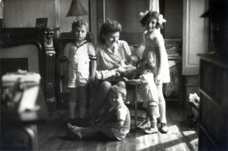 Grenoble, printemps 1944: Olivier, Dominique; Philippe, Irne, Nicolas, Jacqueline