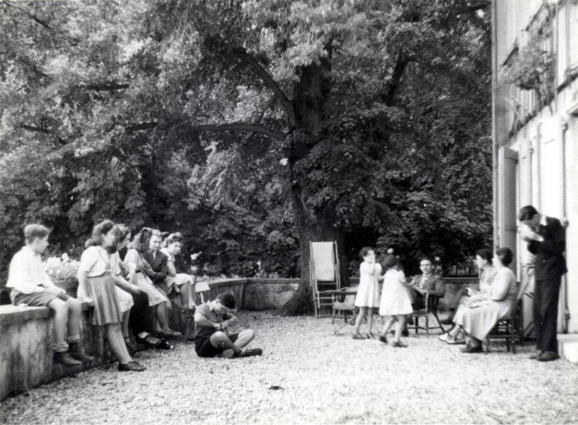 Sassenage, aot 1946: enfants Colomb et Prouvost, Genevive, Jeanne, ?