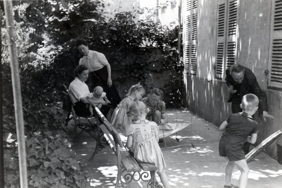 Digne: Paule, Genevive, Sylvie, Anne et Catherine, Madeleine, Louis, Jrme