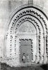 Digne, juin 1945: Portail de Notre-Dame du Bourg - Vincent, Anne