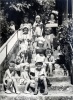 enfants  Narbonne (Philippe et Jacqueline en haut  droite, Olivier  droite au second plan)