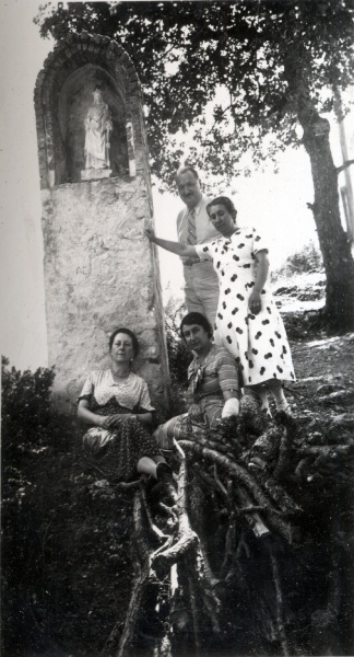 1935 - Genevive, Jeanne; Andr, Germaine