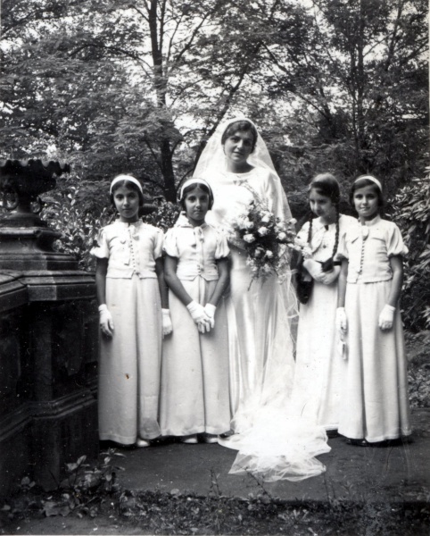 17 septembre 1935 - mariage de Pierre: Jotte et Coco Allgre, Franoise Courby, X; Irne