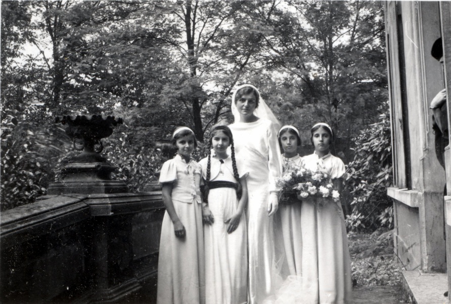 17 septembre 1935 - mariage de Pierre: X, Franoise Courby, Irne, Jotte et Coco Allgre