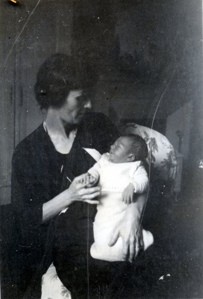 24 juin 1936 - Poitiers: Mme Marguerite Courby, Jacqueline