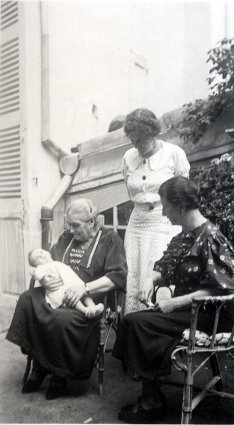 septembre 1936 - Digne: Jacqueline, lisabeth, Irne, Genevive