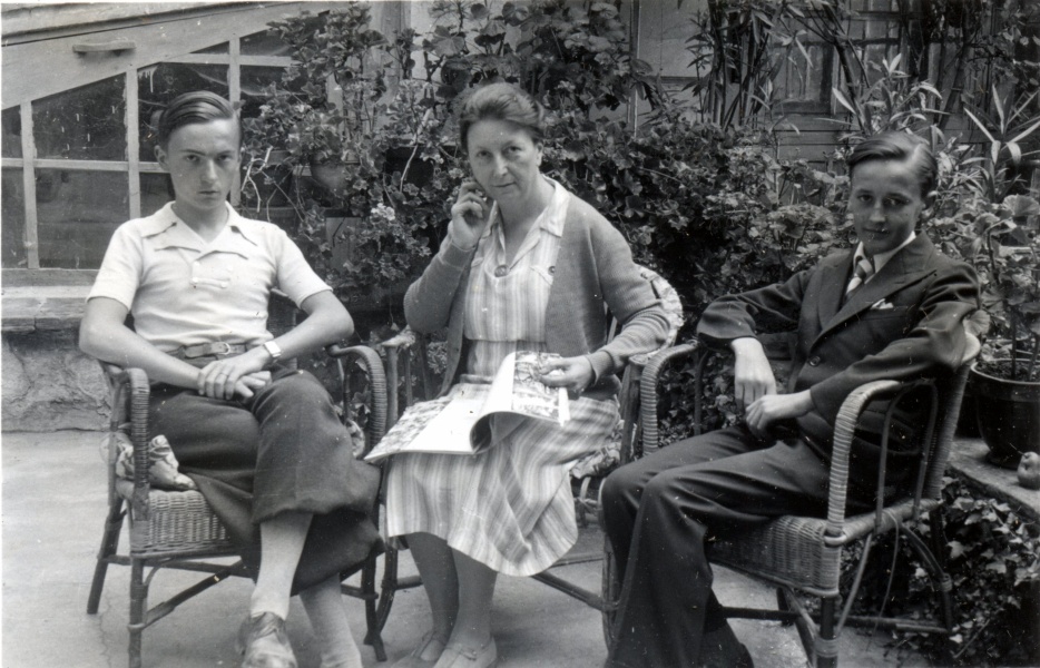 septembre 1937 - Digne: Michel, Genevive, Paul Mugel