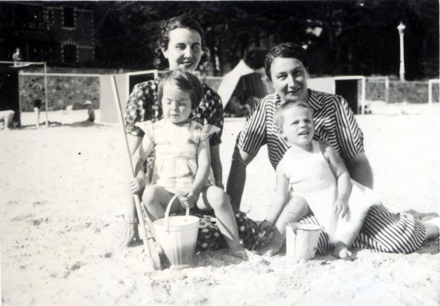 1939 : Babette, Monique; Mat, Jeanne