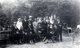 1938 - Sassenage: X, Mme Ragis, ...; Genevive Jr, X, X, Germaine, Louis, Philippe, Irne, Michel, Pierre,  Genevive, Jacqueline, Jean, M. Ragis