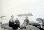 aot 1939 - Le Croisic: Genevive, Louis, Babette, Mat