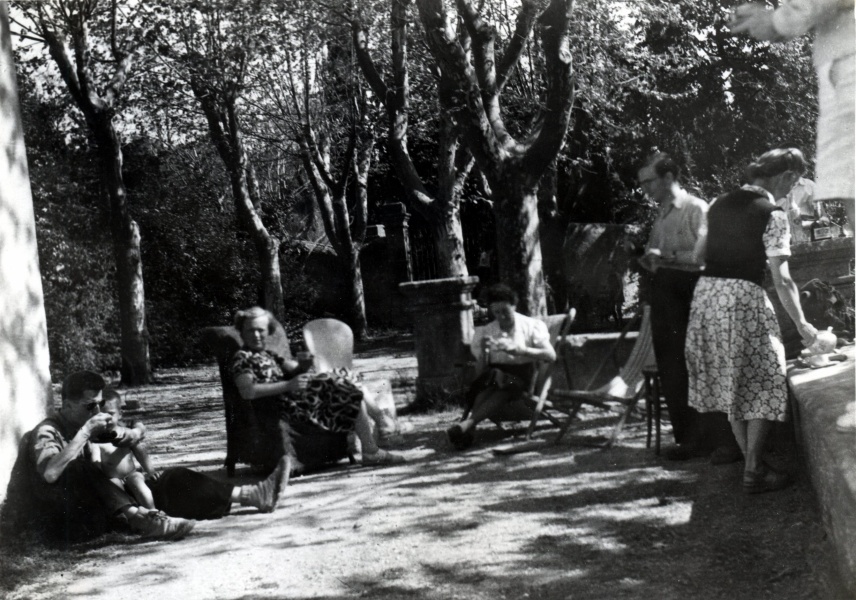 St Paul, lundi de Pques 1949 : Jacques, Christophe, Madeleine, Genevive, Michel, Franoise