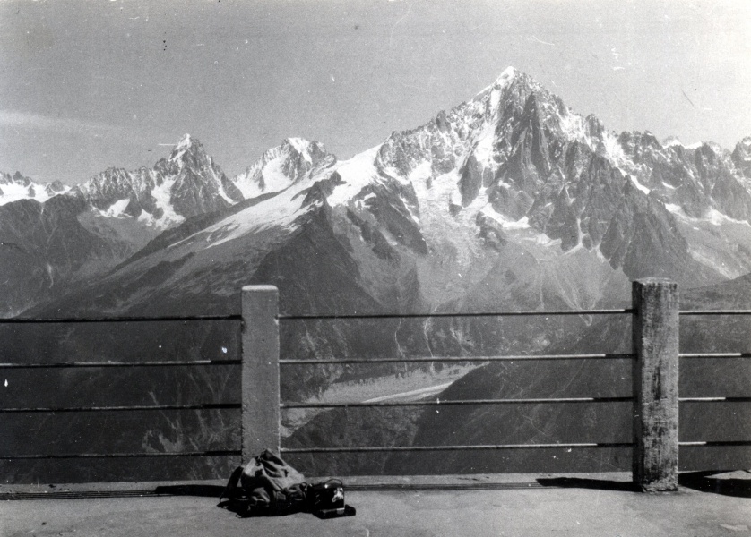Vue du Brvent, juillet 1949 : aiguilles Verte, d'Argentire, du Chardonnet