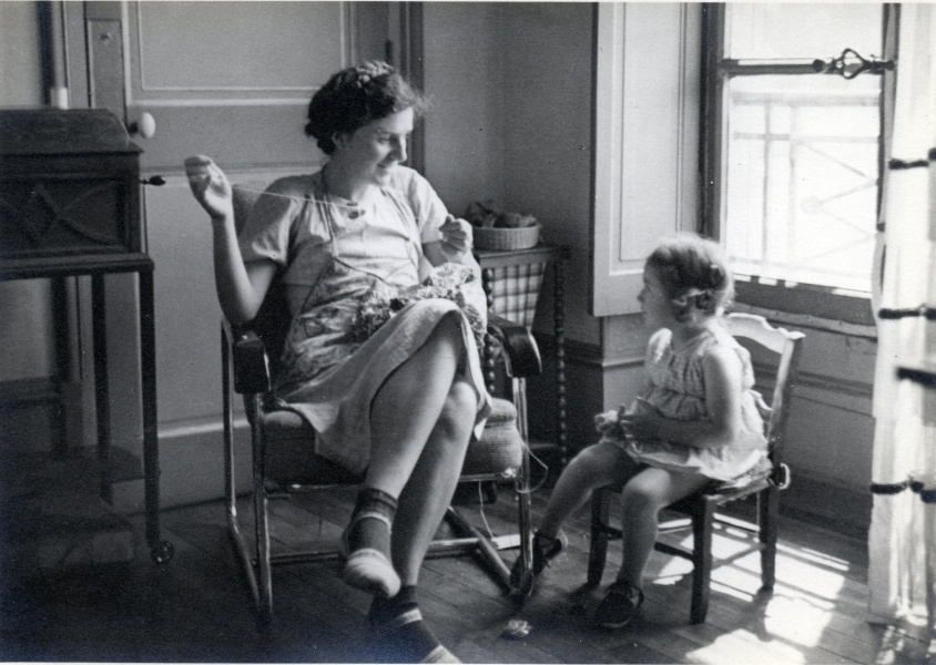 Lyon 1938 (en fait, Grenoble - Irène et Jacqueline)