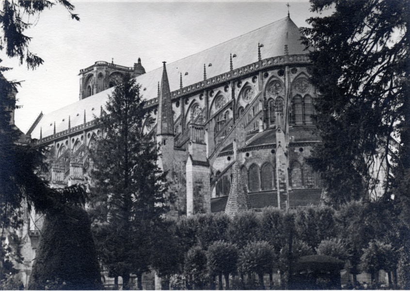 (cathédrale de Bourges - août 1939)
