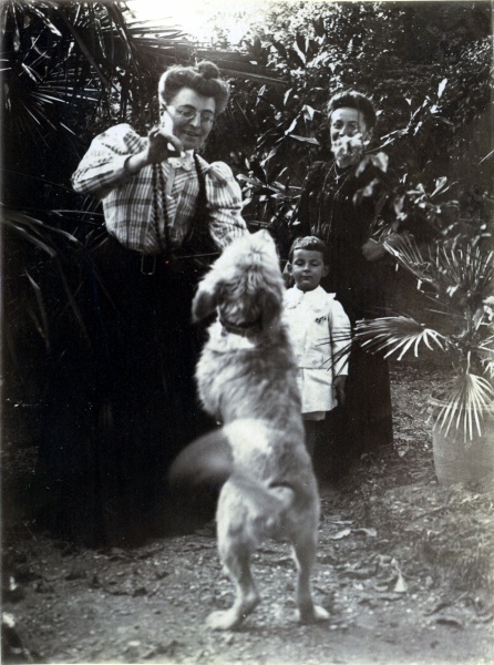 ?, 1906: X, Franois, Genevive