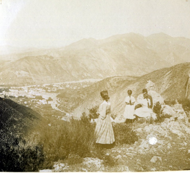 En vue de Digne, 1906: filles Colomb