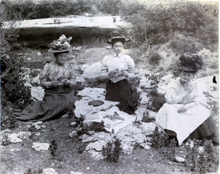 Gorges de l'Ardche, 1908: Genevive et autres (Bchevet)