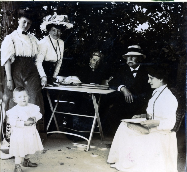 ?, 1909: Genevive et autres