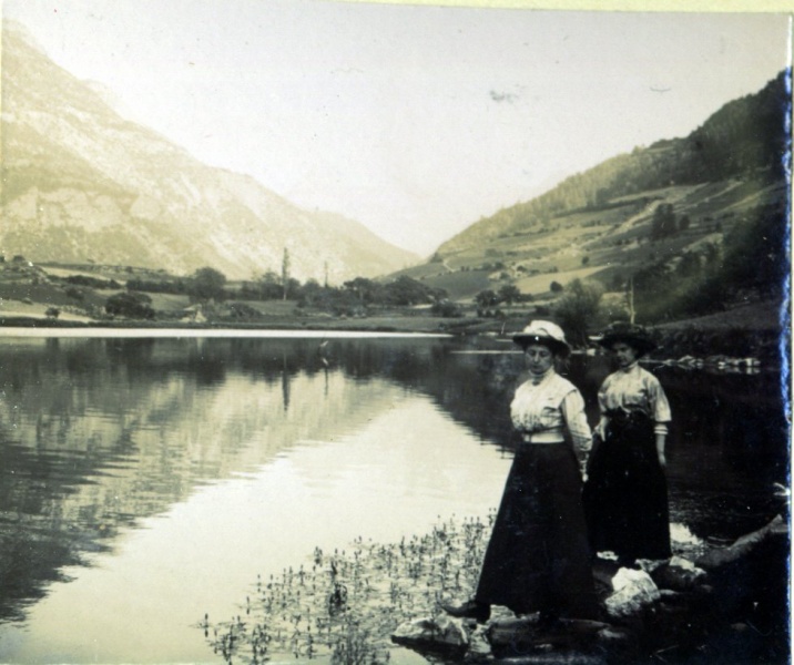 ?, 1909: Genevive, Marie-Louise