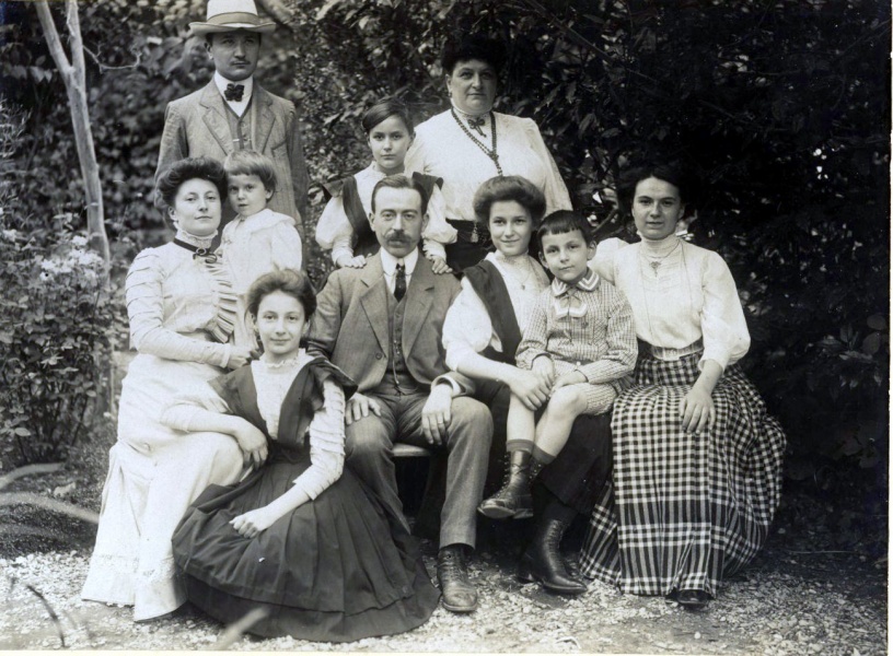 Jeanne; Genevive, Jacques, Louis, Toinon, Franois, Marie-Louise; Andr, Paule, lisabeth