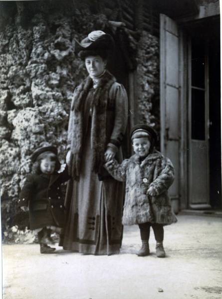 Viviers, 1910: Henri, Genevive, Jacques