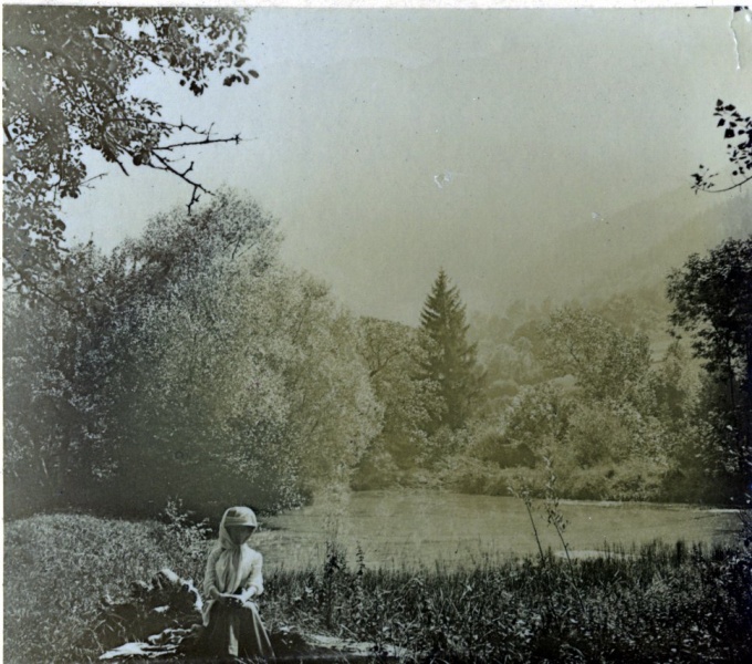 ?, 1910: Genevive
