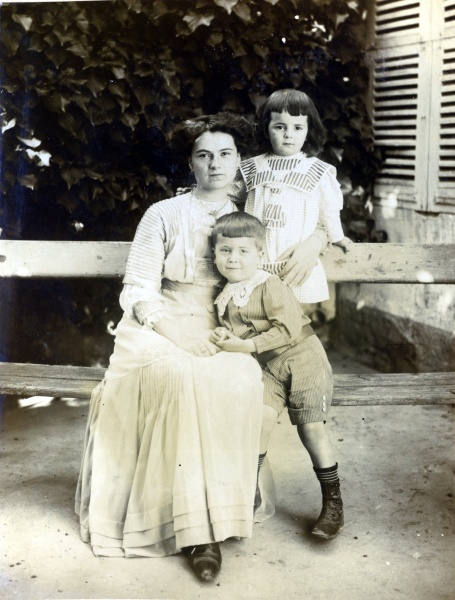 Digne, 1911: Marie-Louise, Jacques, Henri